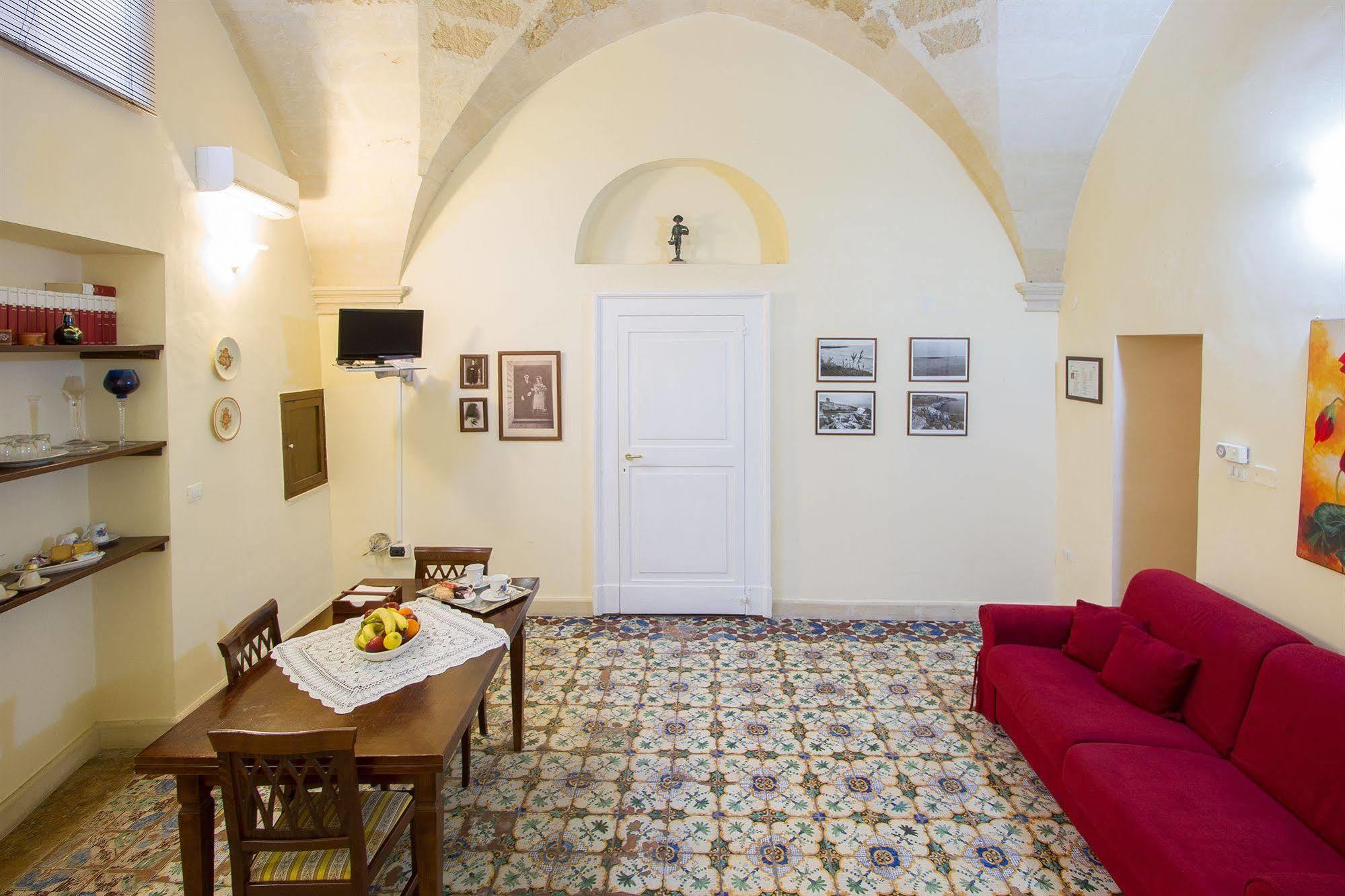 B&B Casa Li Santi Lecce Exterior foto